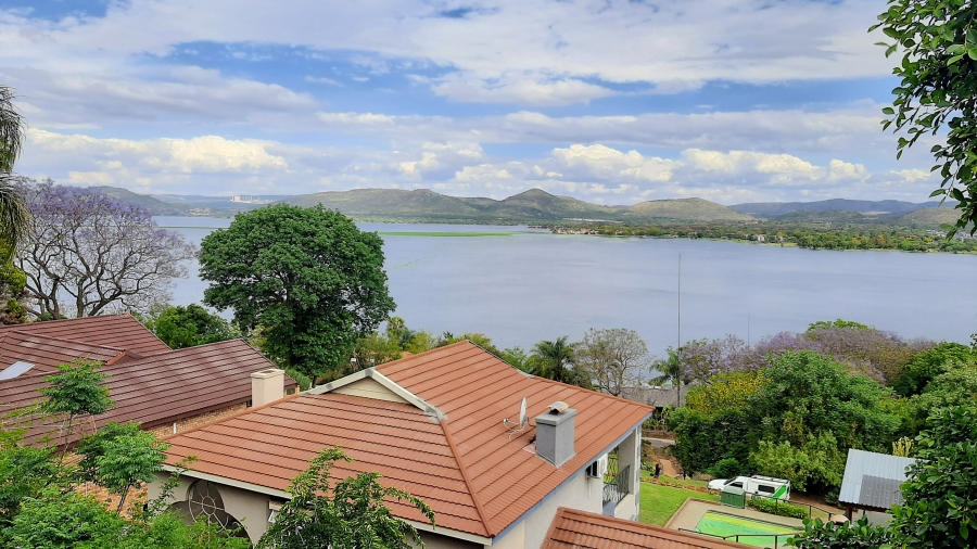6 Bedroom Property for Sale in Kosmos North West